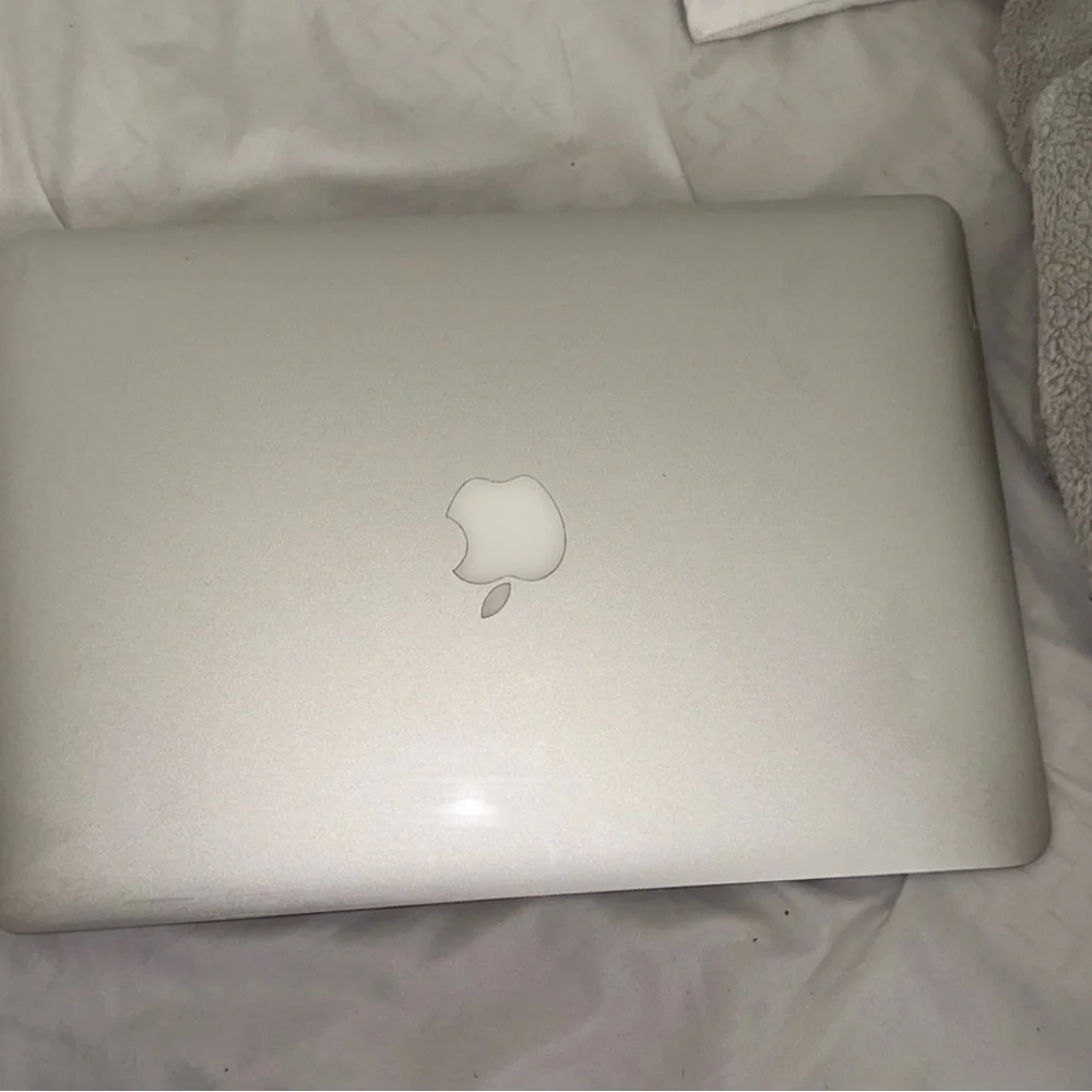 Apple Silver MacBook Air Sleek Design Vibrant Display
